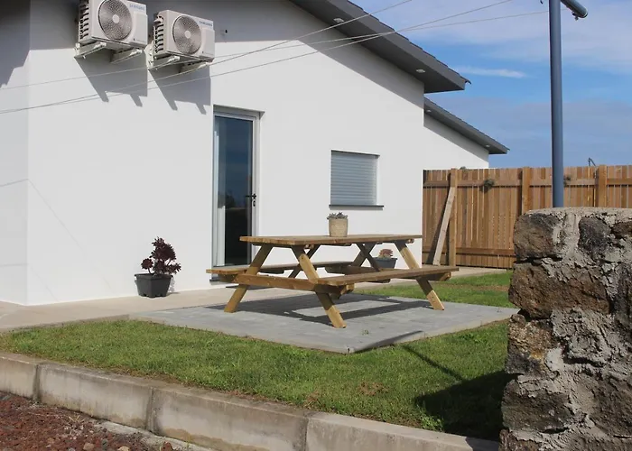 Pedras Negras House Apartament Biscoitos (Terceira)