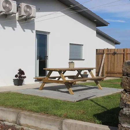 Pedras Negras House Апартаменты Biscoitos (Terceira)